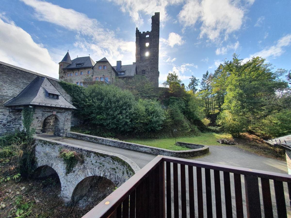 Ferienwohnung Kutscherhaus auf der Sauerburg Sauerthal Exterior foto